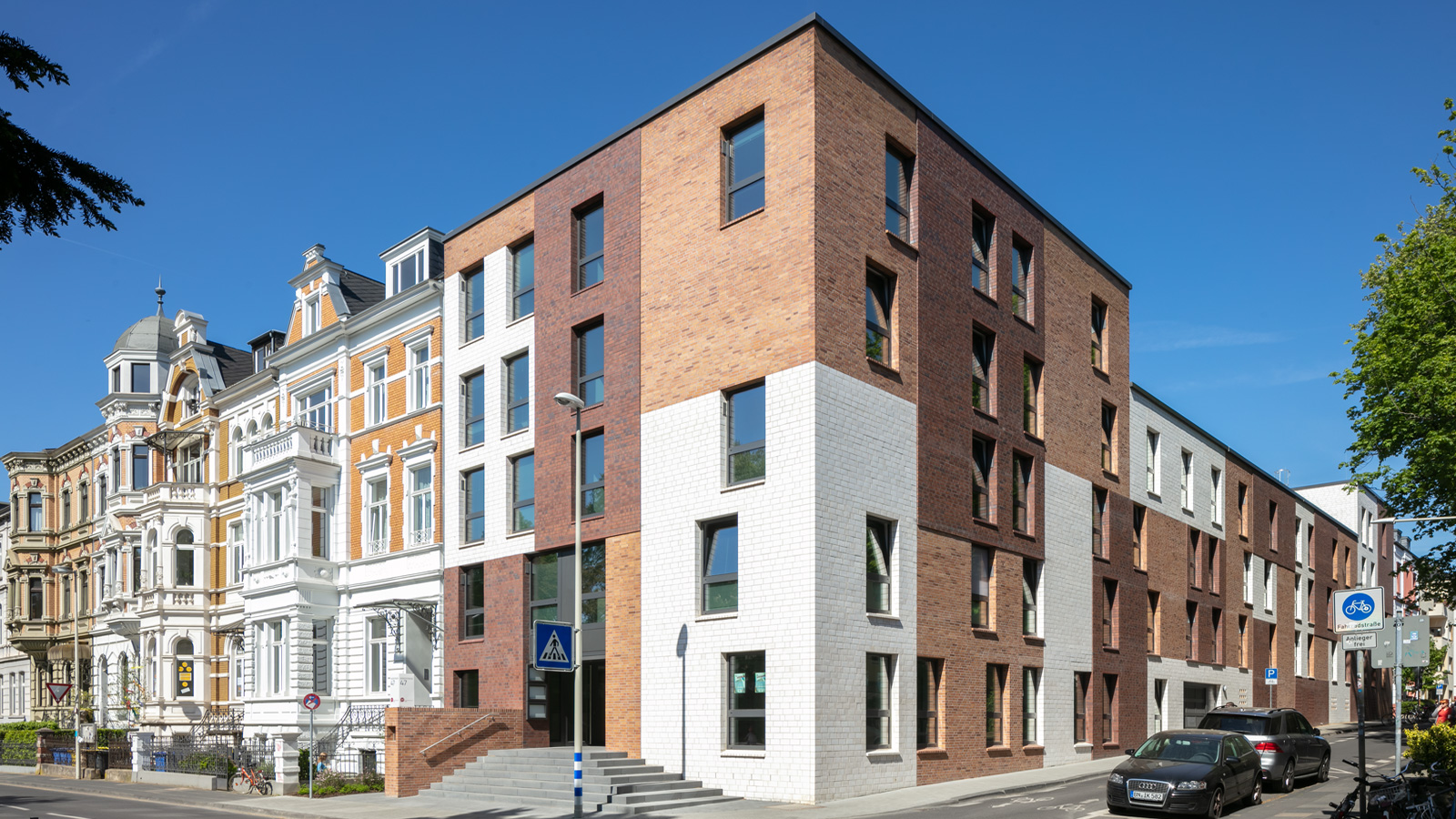 Architekt Bonn Studierendenwohnheim Kaiserstraße - 70 Apartments für Studierende in der Bonner Südstadt fertiggestellt. Koenigs Rütter Architekten Bonn.